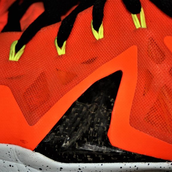 NIKE LEBRON JAMES FLYWIRE  Mns 13 NEON ORANGE - Picture 2 of 3